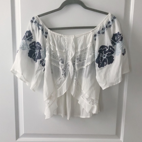 White Floral Lace Blue Embroidered Peasant Top - Picture 4 of 5